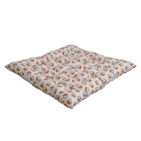 Подушка на стул стеганая из хлопка с графичным принтом Ягоды из коллекции russian north, 40х40 см