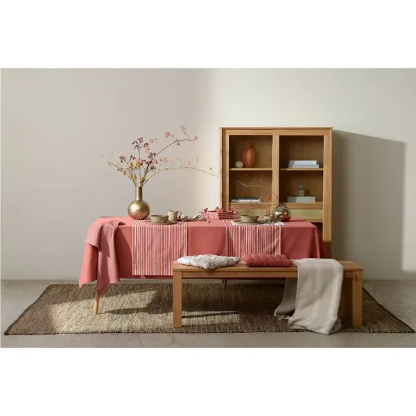 Подушка на стул из хлопка молочного цвета с принтом Цветы из коллекции prairie, 40х40 см