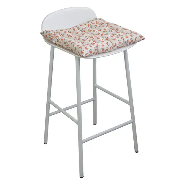 Подушка на стул стеганая из хлопка с графичным принтом Ягоды из коллекции russian north, 40х40 см