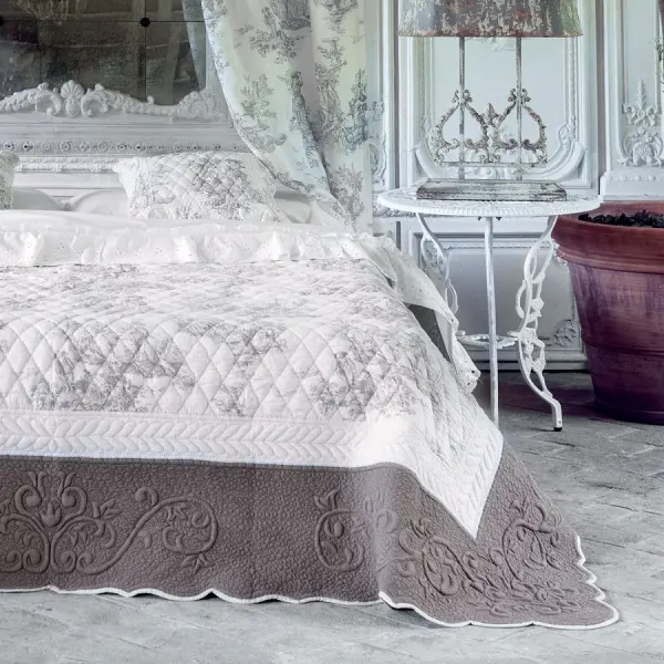Покрывало стеганное TOILE DE FOUY коричневое