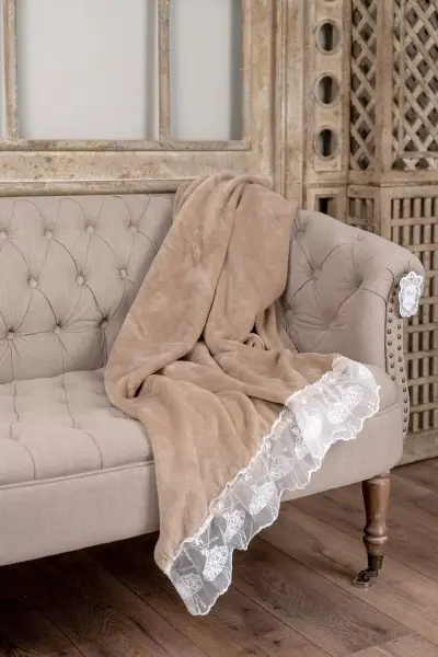 Плед с оборкой из кружев ROMANTIC PLAIDS