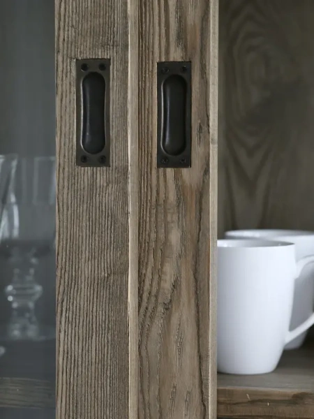 Буфет большой трехдверный из массива ясеня